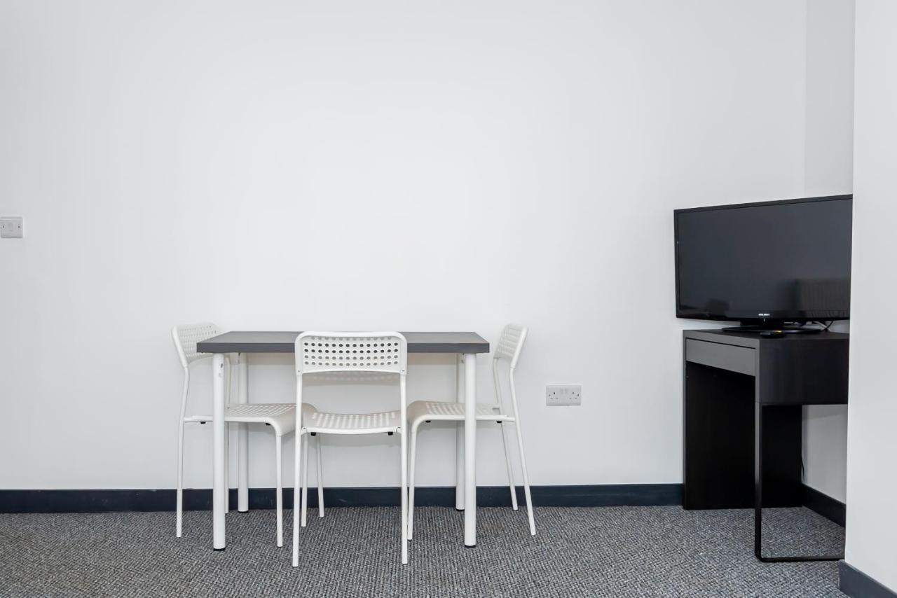 Shirley House 3, Guest House, Self Catering, Self Check In With Smart Locks, Use Of Fully Equipped Kitchen, Close To City Centre, Ideal For Longer Stays, Walking Distance To Bat, 20 Min Drive To Fawley Refinery, Excellent Transport Links Southampton Exterior foto